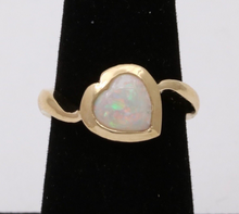 Load image into Gallery viewer, Vintage 14K Yellow Gold Heart Opal Ring Band