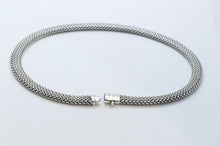 Load image into Gallery viewer, Vintage Flli Menegatti 18K 925 Sterling Silver Woven Choker Necklace