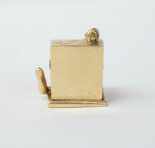 Load image into Gallery viewer, Vintage 14K Yellow Gold Movable Slot Machine Charm Pendant