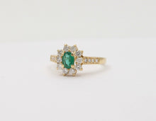 Load image into Gallery viewer, Vintage Cluster Emerald Diamonds 18K Yellow Gold Ring