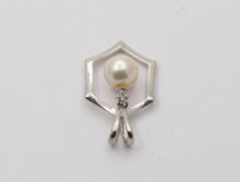 Load image into Gallery viewer, Estate 14K White Gold 6.5 mm Pearl Pendant, Bridal Jewelry.