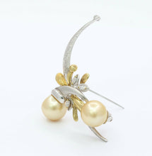 Load image into Gallery viewer, Vintage 18K White/Yellow Gold Pearl Diamond Floral Brooch