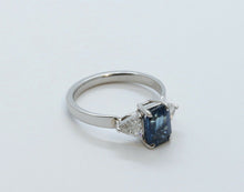 Load image into Gallery viewer, Vintage Ladies Blue Sapphire Diamonds Platinum Ring