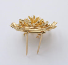 Load image into Gallery viewer, Vintage Tiffany and Co. 14K Yellow Gold Flower Brooch