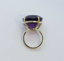 Load image into Gallery viewer, Vintage Oval Siberian Amethyst 14K Yellow Gold Ring