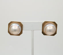 Load image into Gallery viewer, Vintage 14K Gold Large 25mm Mabe Pearl Clip On Earrings