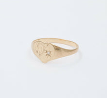 Load image into Gallery viewer, English 9K Yellow Gold Diamond Heart Signet Ring