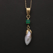 Load image into Gallery viewer, Vintage 14K Yellow Gold Pearl Pendant, Drop Pendant.