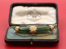 Load image into Gallery viewer, Antique 9K Yellow Gold Crescent Jade Pin