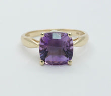 Load image into Gallery viewer, Vintage Ladies Amethyst 10K Yellow Gold Ring