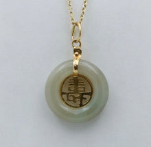 Load image into Gallery viewer, Vintage Jade "Long Life" 14K Yellow Gold Pendant