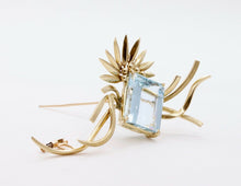 Load image into Gallery viewer, Bright and Beautiful Aquamarine 18K Yellow Gold Flower Vines Brooch Pin
