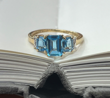 Load image into Gallery viewer, Vintage Blue Topaz & Diamond 10K Yellow Gold Birthstone Ring, Engagement Ring.