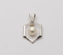 Load image into Gallery viewer, Estate 14K White Gold 6.5 mm Pearl Pendant, Bridal Jewelry.