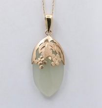 Load image into Gallery viewer, Vintage 14K yellow gold Jadeite Jade Grape Motif Charm Pendant