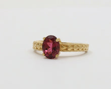 Load image into Gallery viewer, Vintage 14K Yellow Gold Rubellite Engraved Solitaire Ring