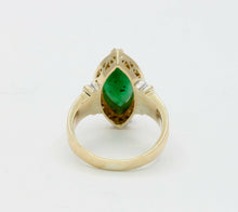 Load image into Gallery viewer, Vintage 18K Yellow Gold Jade Diamond navette Ring