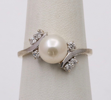 Load image into Gallery viewer, Vintage 14K White Gold Pearl & Diamond Ring.