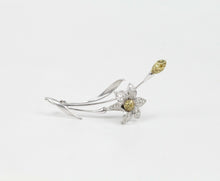 Load image into Gallery viewer, Vintage 18K White Gold Elegant Lily Flower Diamonds Brooch Pin