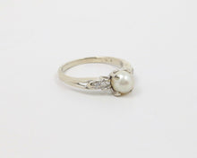 Load image into Gallery viewer, Vintage 14K White Gold Pearl Diamond Ring