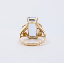 Load image into Gallery viewer, Vintage 14K Yellow Gold Solitaire Aquamarine Ring