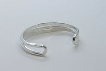 Load image into Gallery viewer, Vintage Tiffany and Co Ladies 925 Sterling Silver Bangle Cuff Bracelet