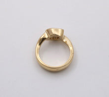 Load image into Gallery viewer, Vintage 14K Yellow Gold Heart Opal Ring Band
