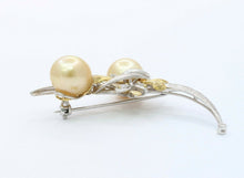 Load image into Gallery viewer, Vintage 18K White/Yellow Gold Pearl Diamond Floral Brooch