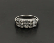 Load image into Gallery viewer, Vintage Baguette Round Platinum Wedding Band