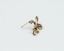 Load image into Gallery viewer, Victorian 12K Fleur De Lis Brooch