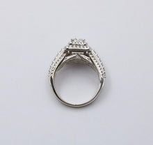 Load image into Gallery viewer, Classic 14K Gold Diamond Engagement Ring. Ring Band