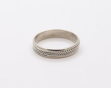 Load image into Gallery viewer, Vintage Ladies Filagree 13K White Gold Wedding Band