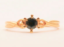 Load image into Gallery viewer, Vintage Ladies Solitaire Blue Sapphire 18K Yellow Gold Ring