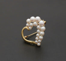Load image into Gallery viewer, Mikimoto Heart 18K Yellow Gold Akoya Pearls Brooch Pin