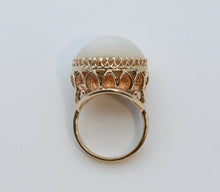 Load image into Gallery viewer, Vintage 14K Yellow Gold 19MM Mabe Pearl Ring