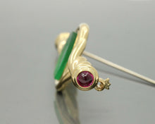 Load image into Gallery viewer, Vintage Italian 18K Yellow Gold Glass Intaglio Pink Sapphire Brooch
