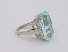Load image into Gallery viewer, Vintage 34.66 Carat Aquamarine Statement Ring