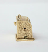 Load image into Gallery viewer, Vintage 14K Yellow Gold Movable Slot Machine Charm Pendant