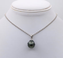 Load image into Gallery viewer, Vintage Tahitian Black Pearl Pendant and Chain 14K White Gold