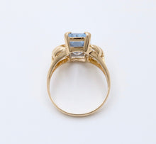 Load image into Gallery viewer, Vintage 14K Yellow Gold Solitaire Aquamarine Ring