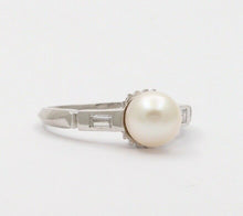 Load image into Gallery viewer, Classic Elegant Culture Pearl Diamond Platinum Ring, Cocktail Ring.