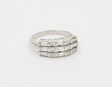 Load image into Gallery viewer, Vintage Baguette Round Platinum Wedding Band