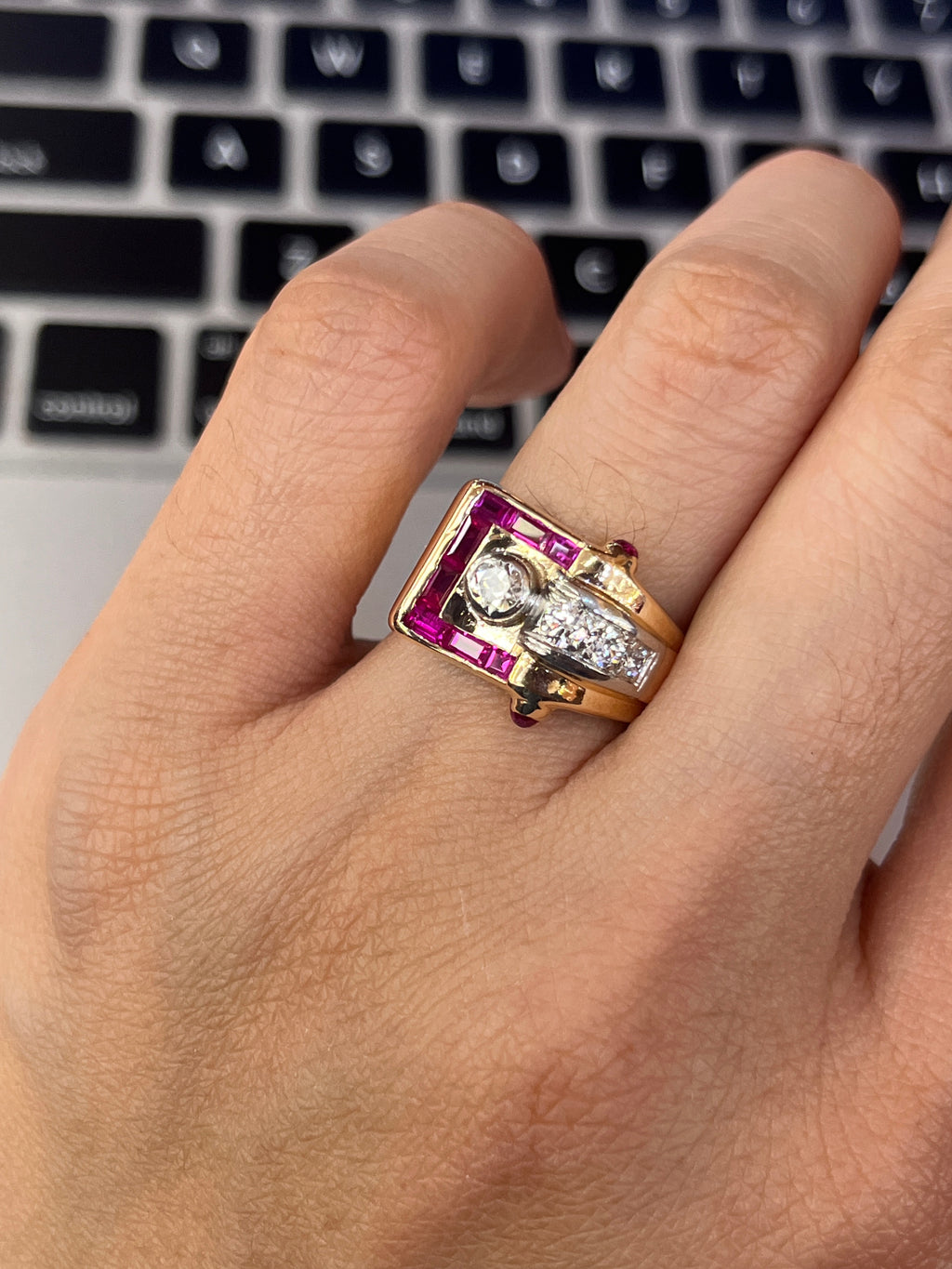 Vintage Retro 1940’s Diamond & Ruby Buckle Ring