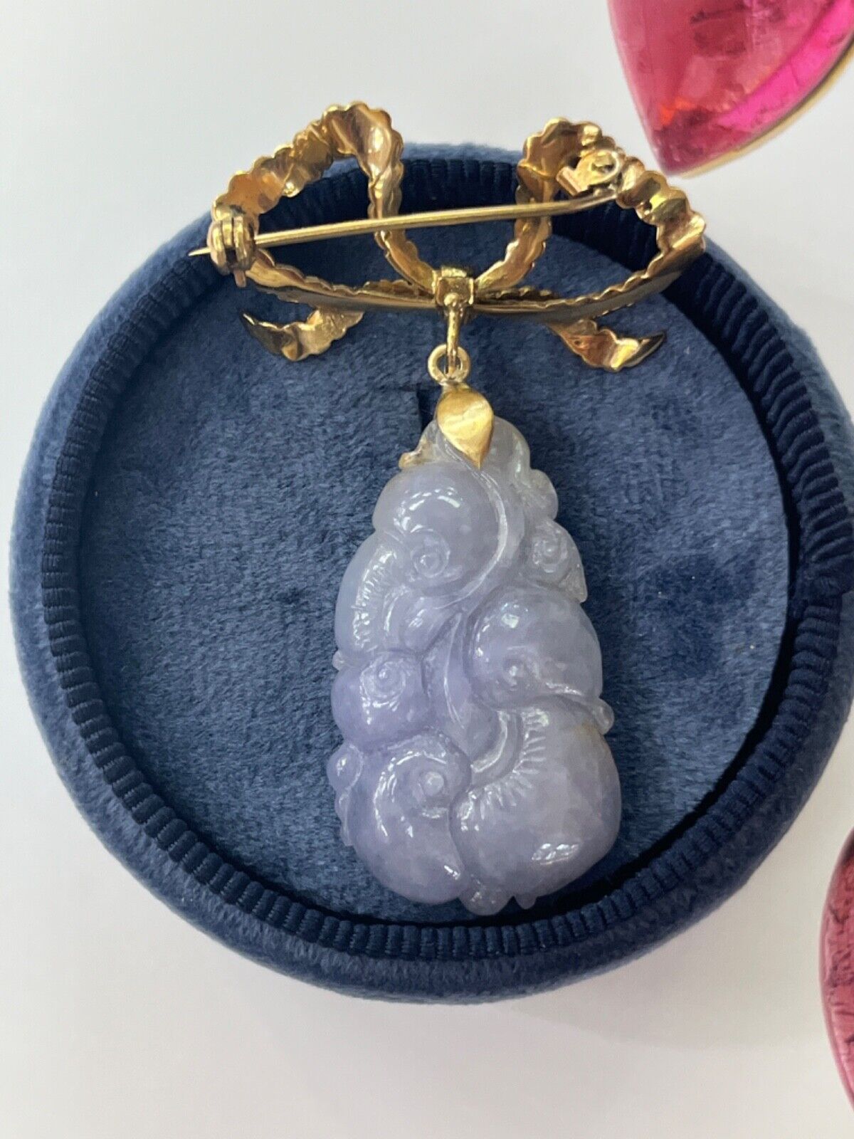 Vintage 14K Yellow Gold Bow Lavender Jade Enamel Brooch