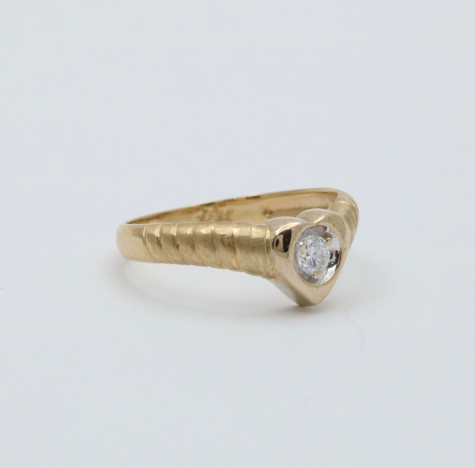 Vintage 14K Yellow Gold Diamond Heart Ring