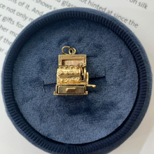 Load image into Gallery viewer, Vintage 14K Yellow Gold Slot Machine Charm
