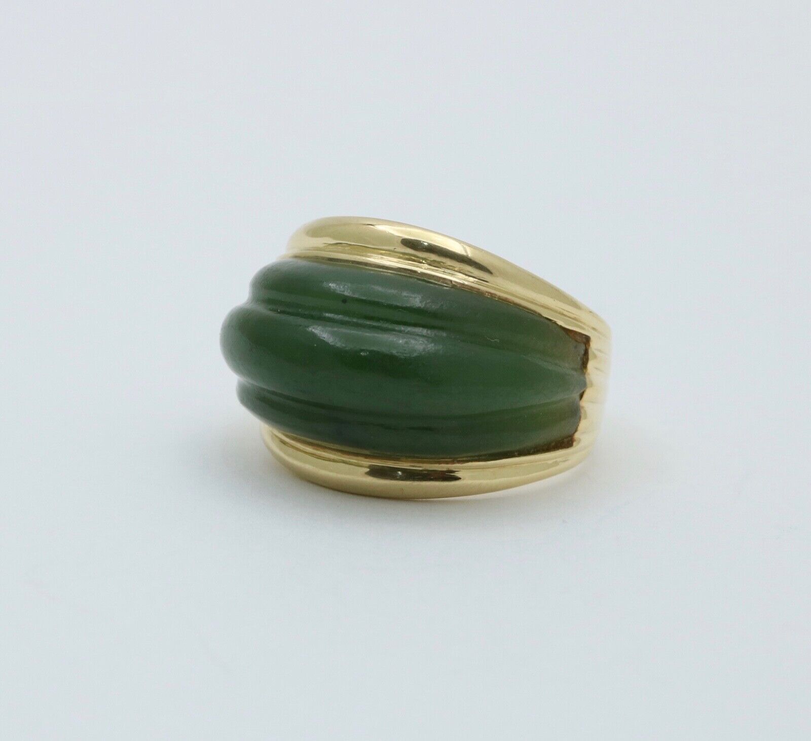 Vintage Spinach Nephrite Jade 18K Yellow Gold Ring
