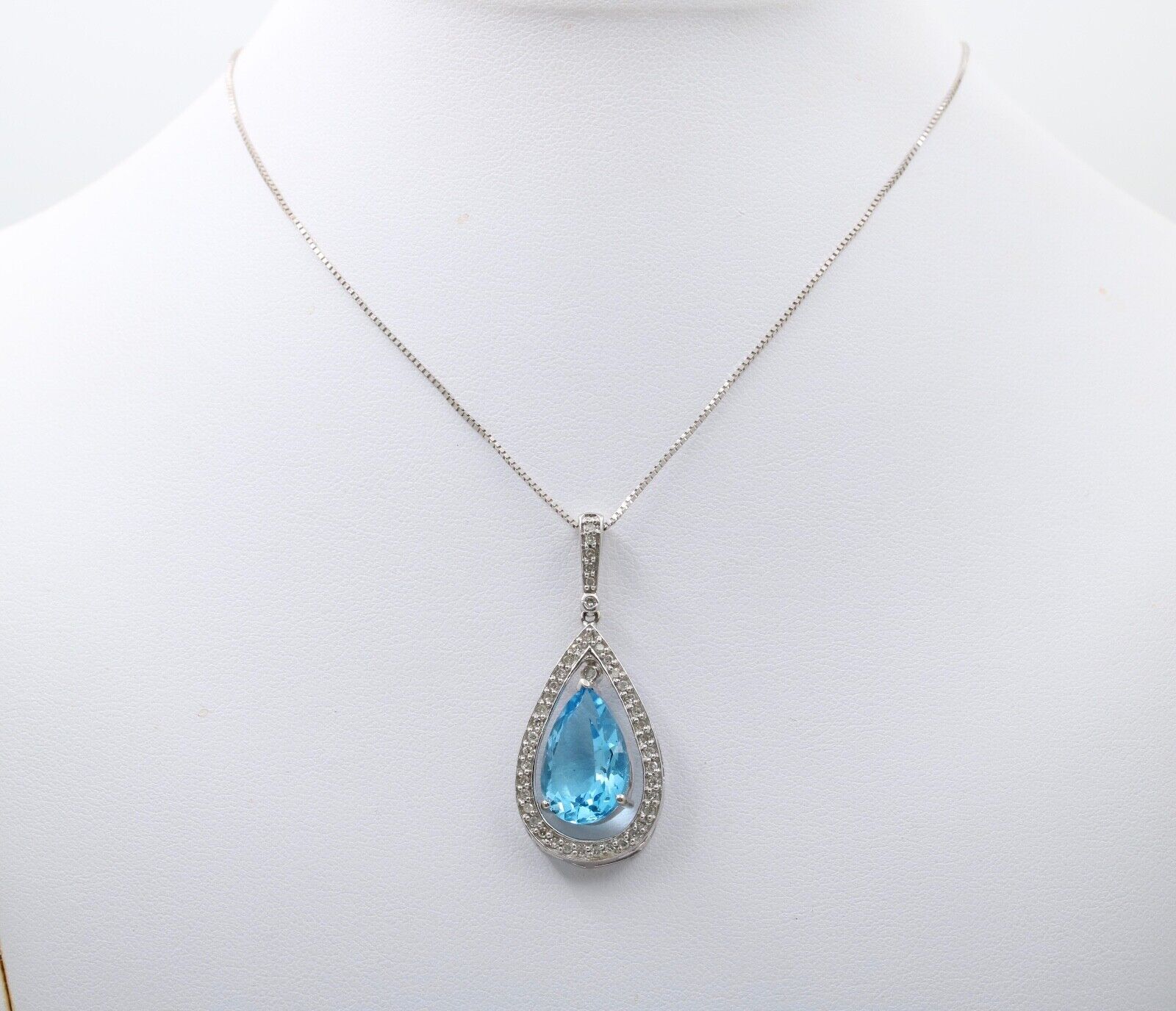Vintage Dangling Blue Topaz Diamonds White Gold Pendant and Chain