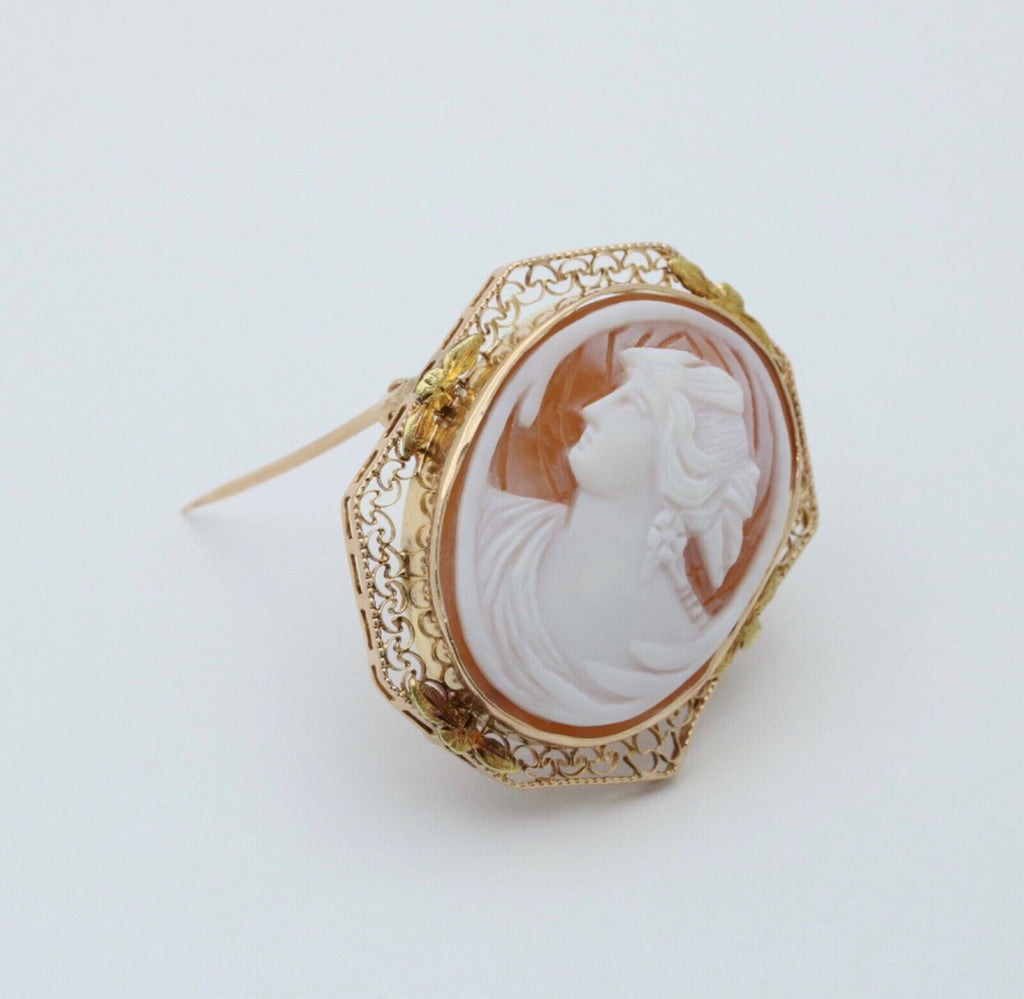 Victorian Carved Cameo 14K Yellow Gold Pendant Brooch