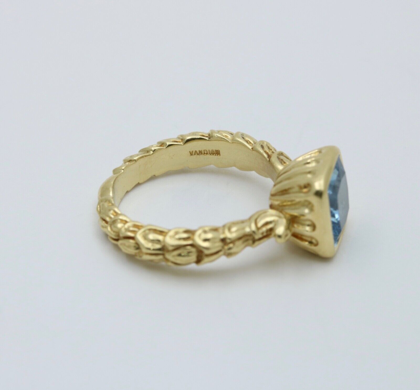 Vintage Blue Topaz 18K Yellow Gold Arto Vandian Ring